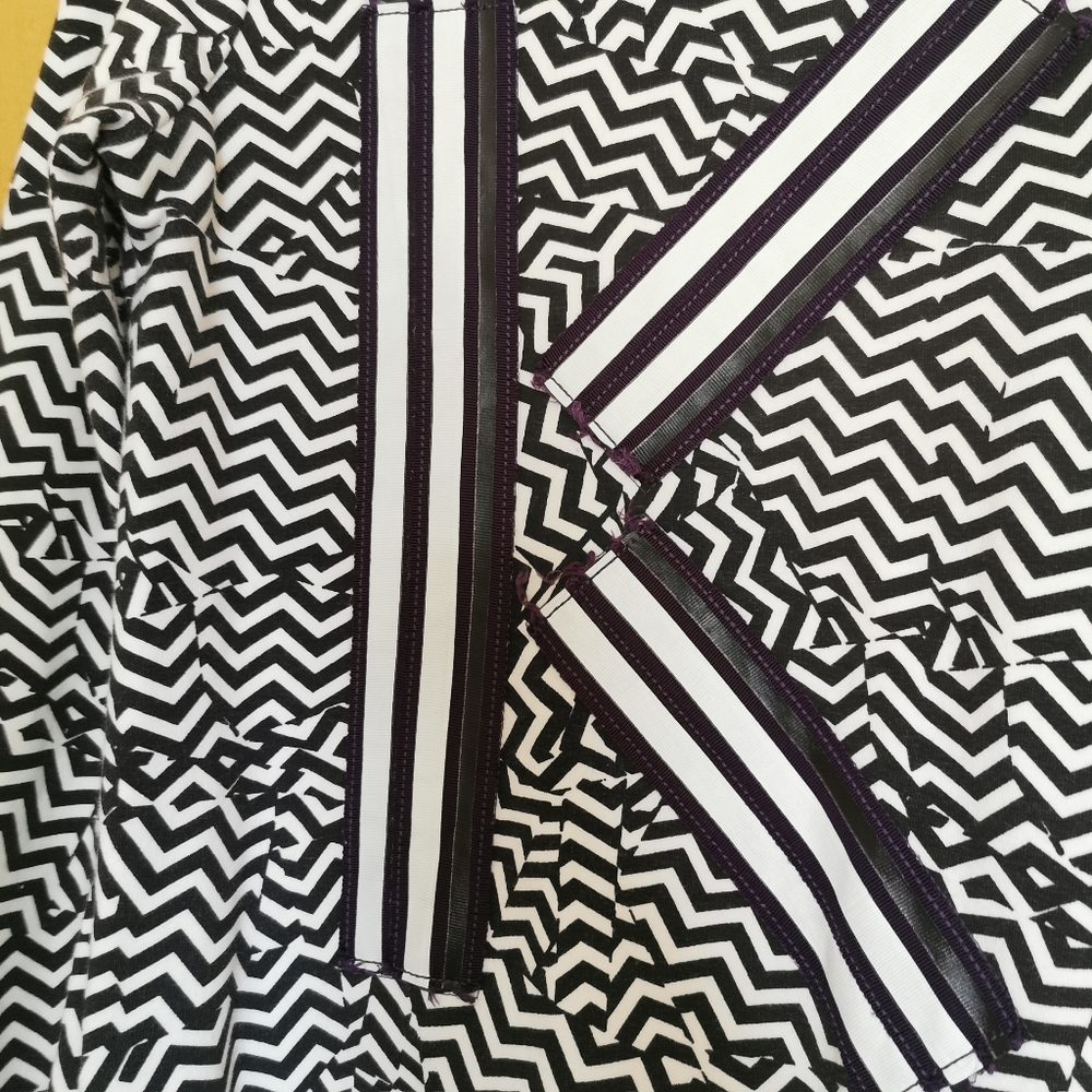 Girls KENZO Dress Age 11 12 Years Black White Sweater Large K - Picture 6 of 7